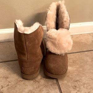 Worn once ugg boots excellent condition